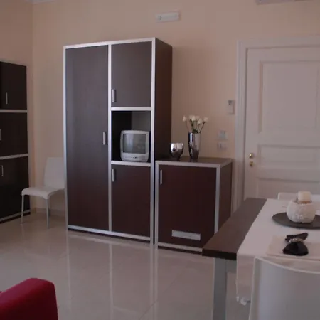 מלון דירות Palazzo Mongio 3*